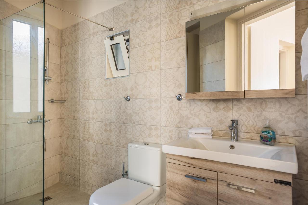 The Lagoon Luxury House アルゴストリオン エクステリア 写真